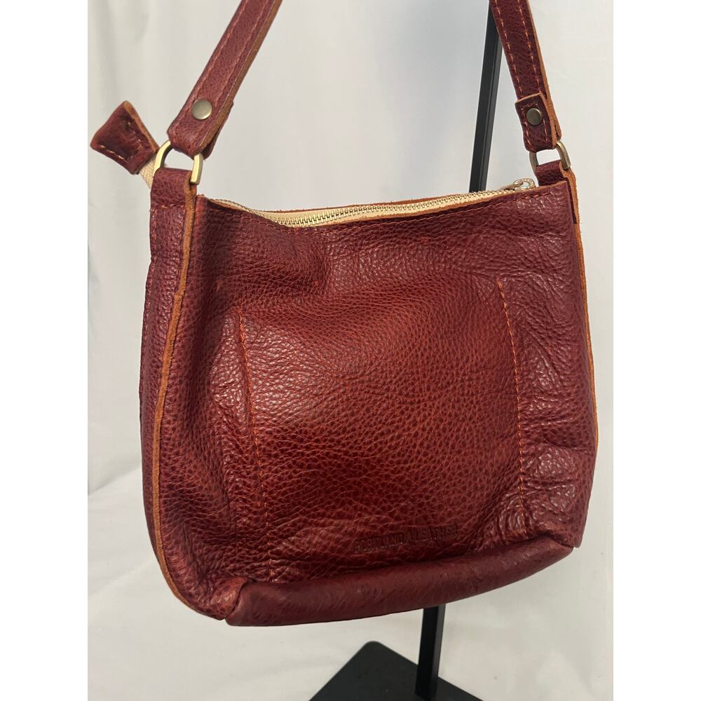 Portland Leather Brown Pebbled Leather Crossbody Bag Adjustable Strap - Picture 3 of 6
